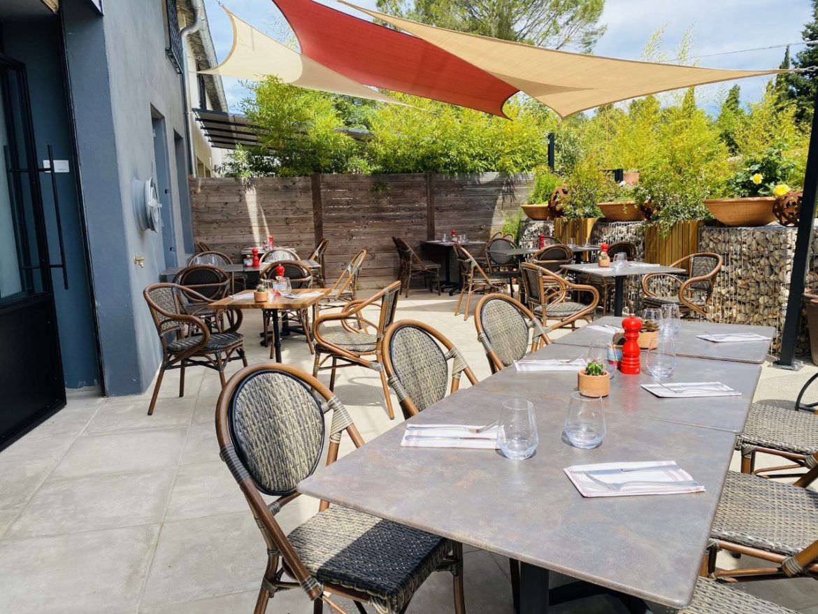 Tourves. “Le Bouillon des Gourmets” au rondpoint des saveurs. Table libre